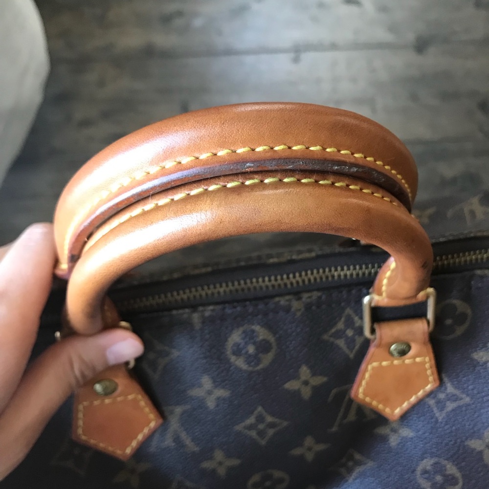 Authentic Louis Vuitton Speedy 30 - Picture 2 of 8